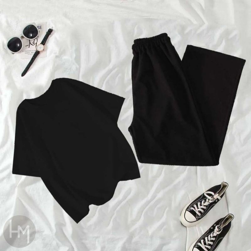 ブラック/Tシャツ+ブラック/パンツ